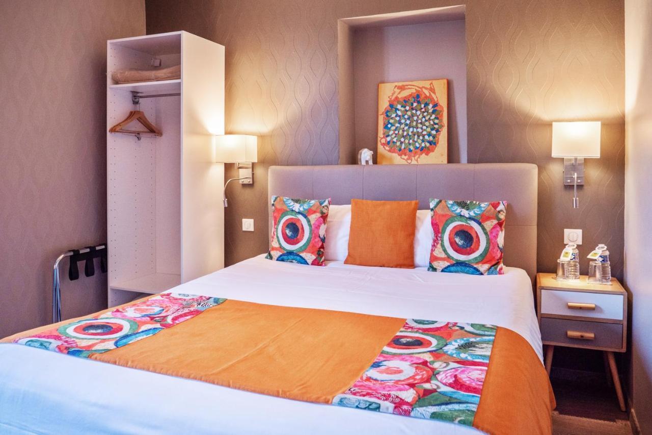 Logis - Auberge De L'Abbaye Thiron-Gardais Ngoại thất bức ảnh