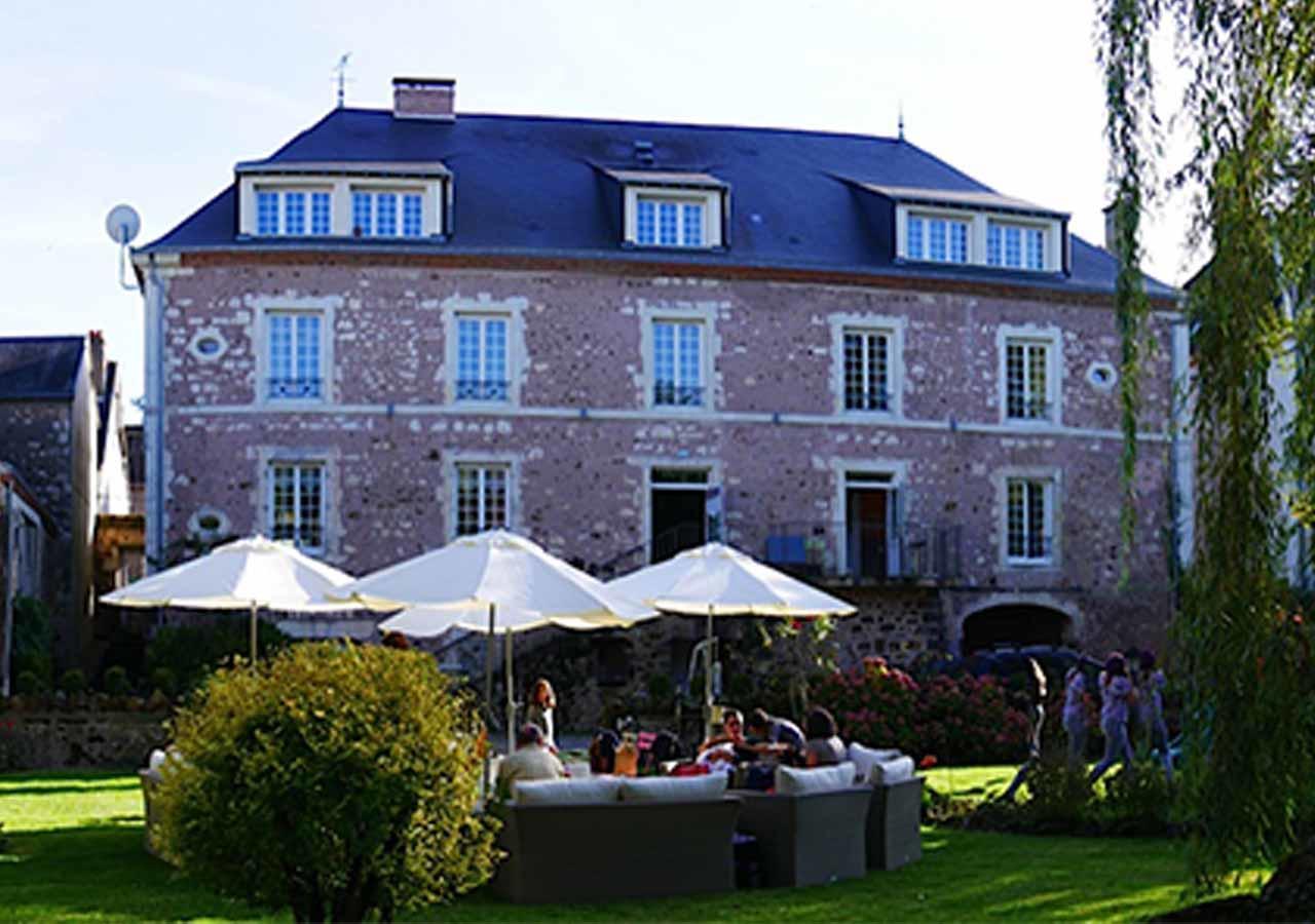 Logis - Auberge De L'Abbaye Thiron-Gardais Ngoại thất bức ảnh