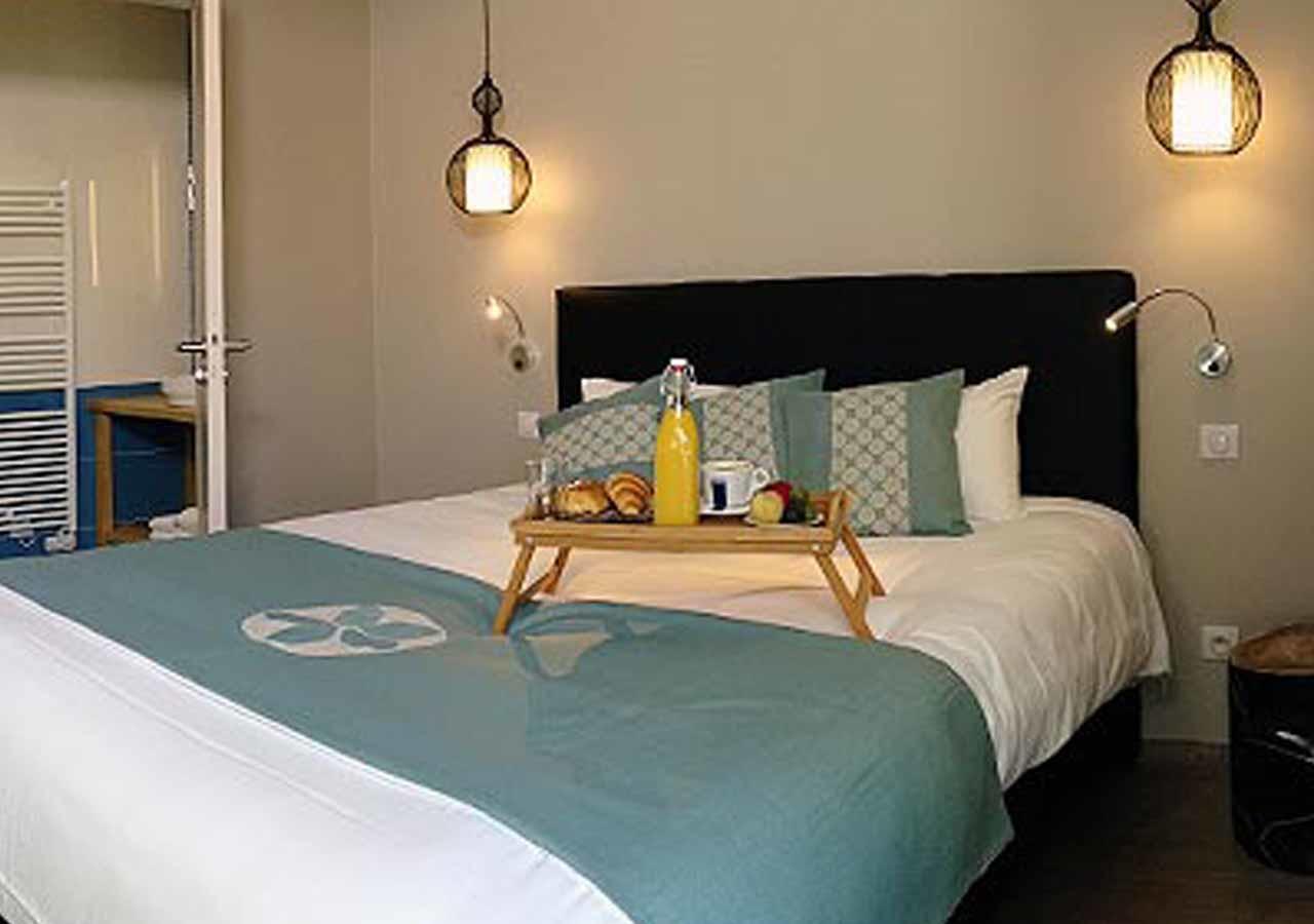 Logis - Auberge De L'Abbaye Thiron-Gardais Ngoại thất bức ảnh