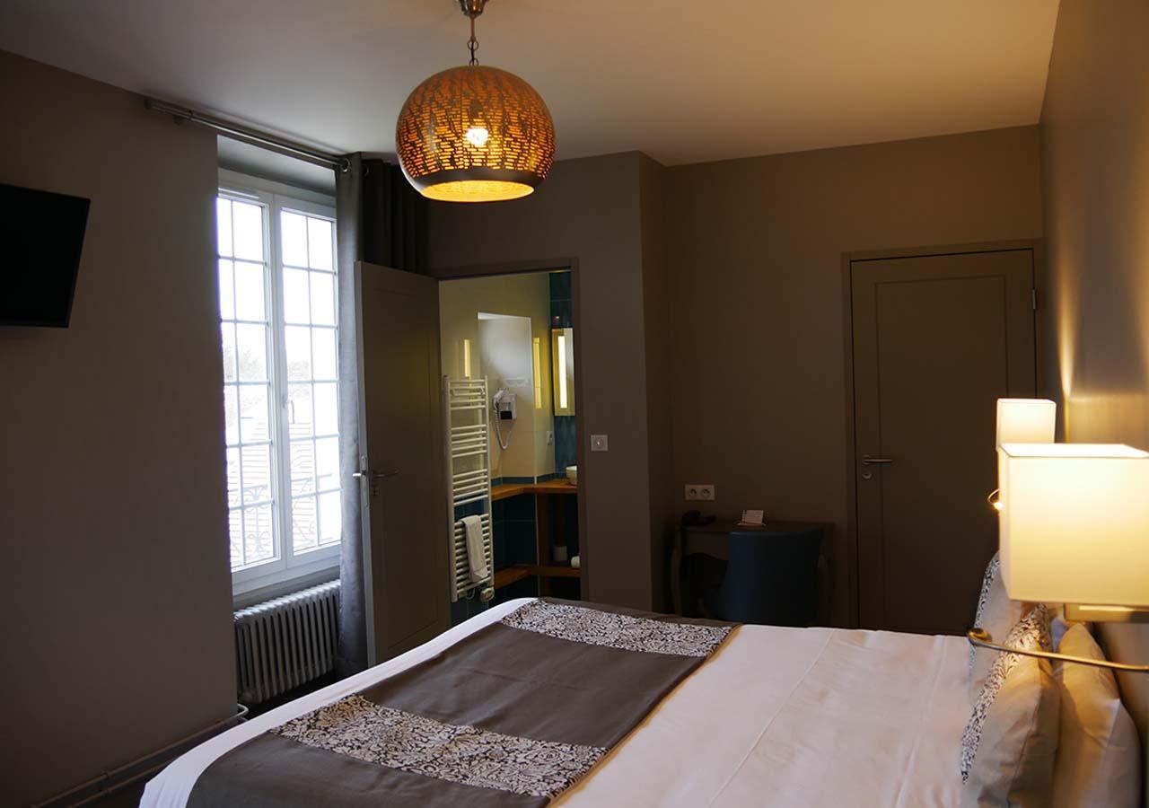 Logis - Auberge De L'Abbaye Thiron-Gardais Ngoại thất bức ảnh