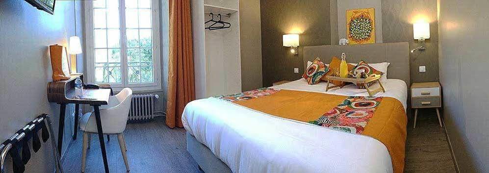 Logis - Auberge De L'Abbaye Thiron-Gardais Ngoại thất bức ảnh