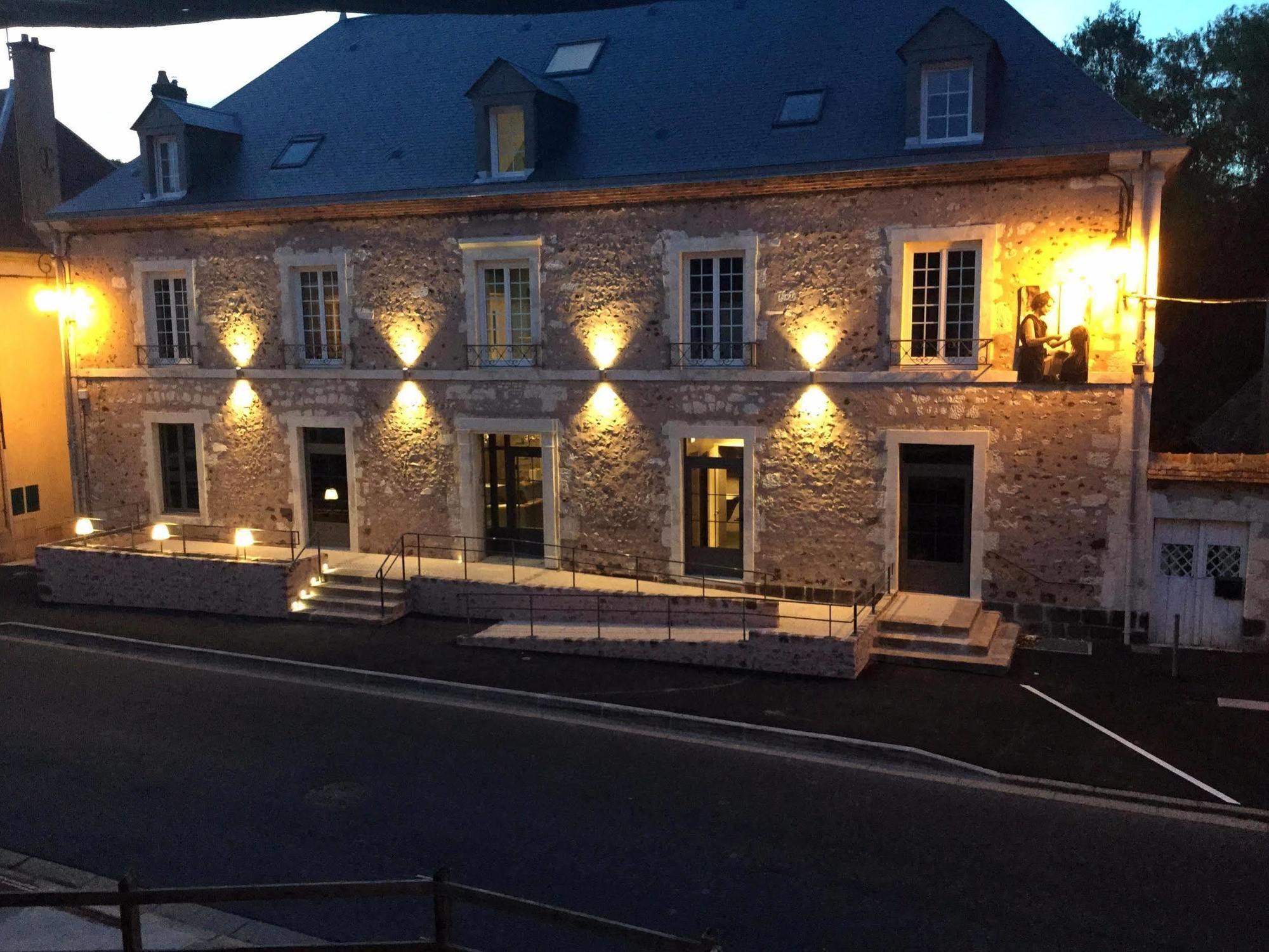 Logis - Auberge De L'Abbaye Thiron-Gardais Ngoại thất bức ảnh